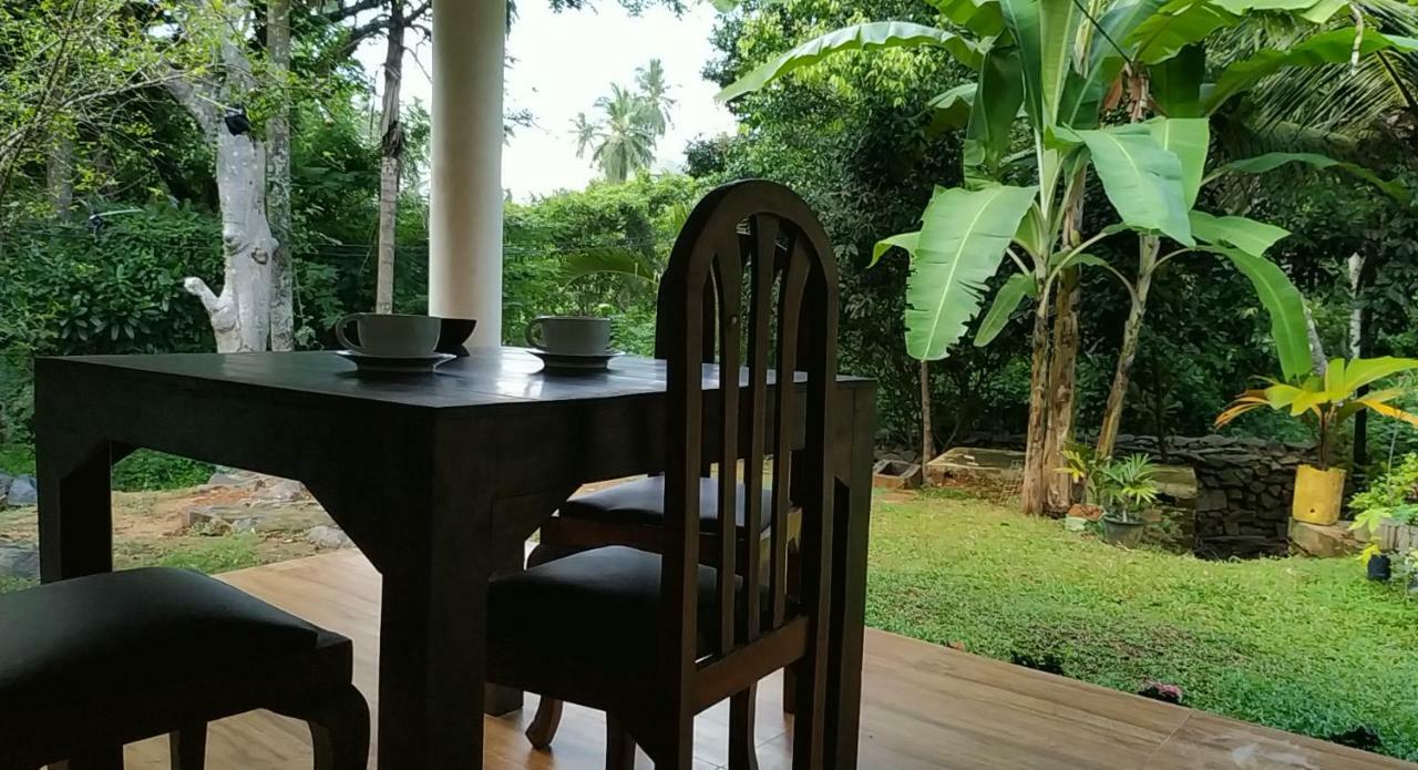 Top Rock Villa Unawatuna Exterior photo